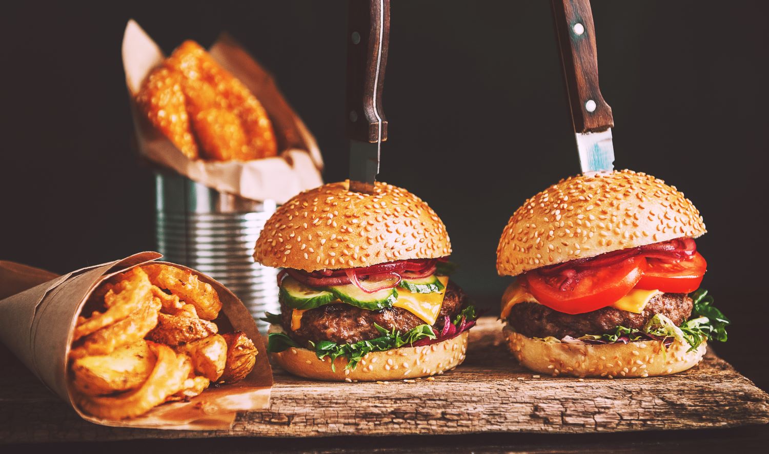 Hausgemachte Burger mit Pommes Metzgerei Rückert Gundelfingen